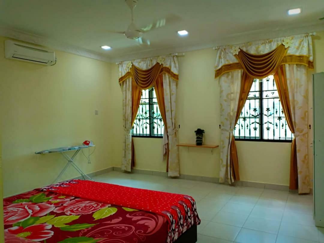 Gambang Homestay Banglo Kuantan Luaran gambar